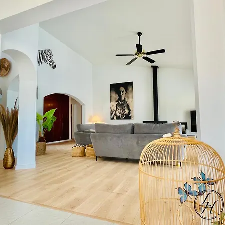 Harmony - Stylish - Pool & Terrace Villa *
