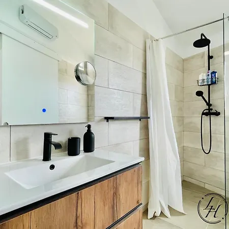 Harmony - Stylish - Pool & Terrace Villa